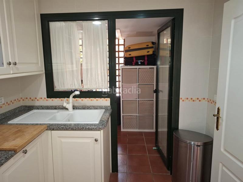 Foto cbe6b631-1ea3-4b65-aa35-a05af024b49e. Pis amb piscina a Paraiso - Barronal Estepona