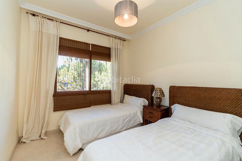 Foto 108150f9-35b9-4407-b421-4eb45d1123c3. Àtic a urbanización cerrado de Elviria 1 a Elviria Marbella