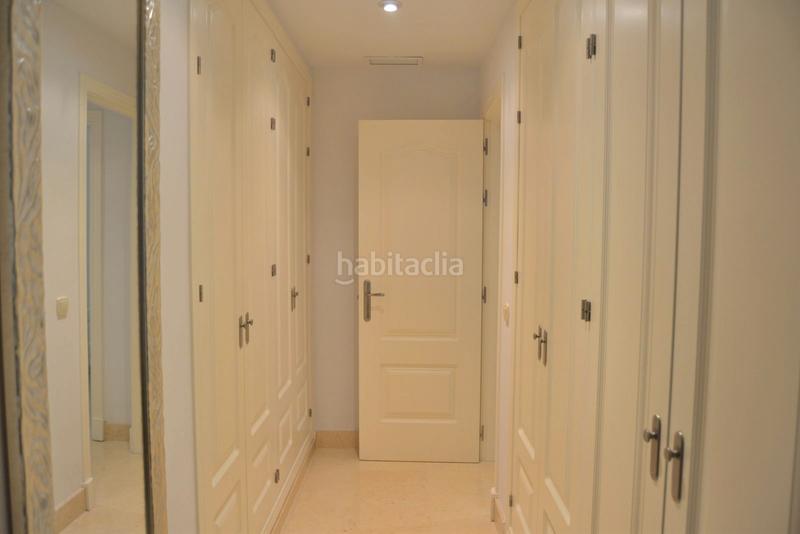 Foto c0c87964-12cd-42d6-8e60-5f8c0a21bb73. Rent flat with pool in los arqueros - puerto del almendro Benahavís