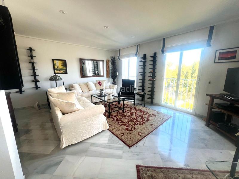 Foto 89a0929d-afbc-4af8-a277-d09d557bc854. Dúplex a calle flor de saúco 5 a Bel - Air Estepona