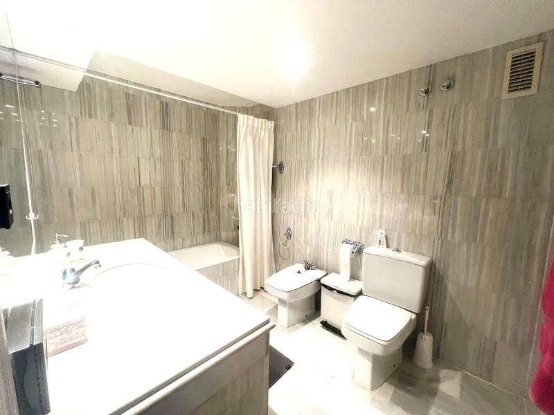 Foto c16f3211-b9bd-48c7-b949-f43f0d0f3288. Dúplex a calle flor de saúco 5 a Bel - Air Estepona