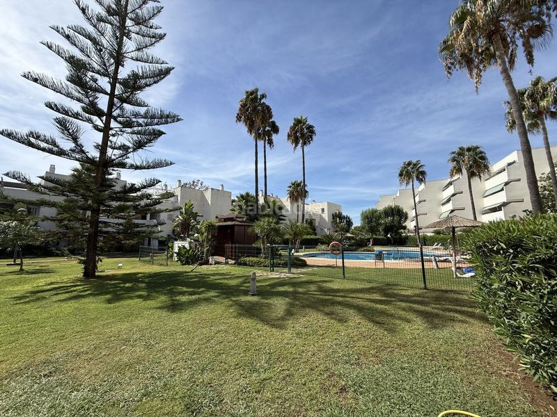 Foto b535a32b-d016-4200-b3ae-28ac3d410100. Pis a calle 4 a 12 a Guadalmina Baja Marbella