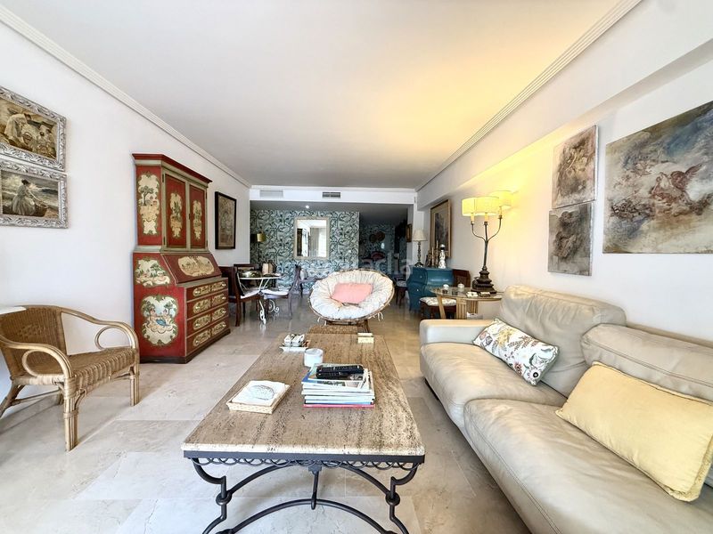 Foto e986f156-eb1f-4c74-bd41-97b522f21764. Pis a calle 4 a 12 a Guadalmina Baja Marbella
