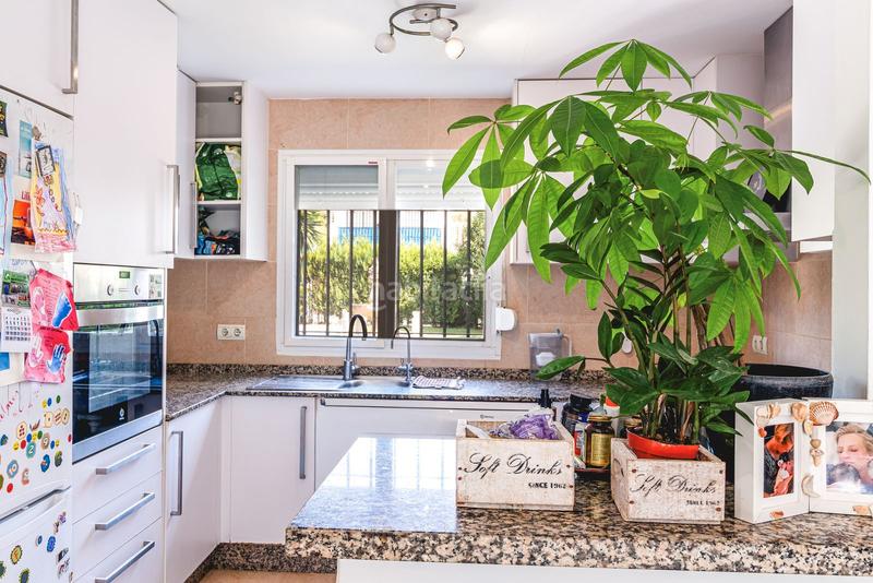 Foto 28b59c24-1814-43e0-ad35-33ca96761924. Bauernhof in avenida pablo picasso 12 in Villacana - Costalita - Saladillo Estepona