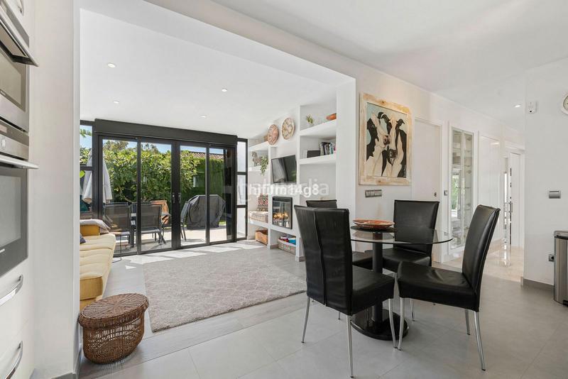 Foto 878aa259-ddfa-41b5-9c6a-d874cf754963. Chalet in calle aries 8h in Los Naranjos Marbella