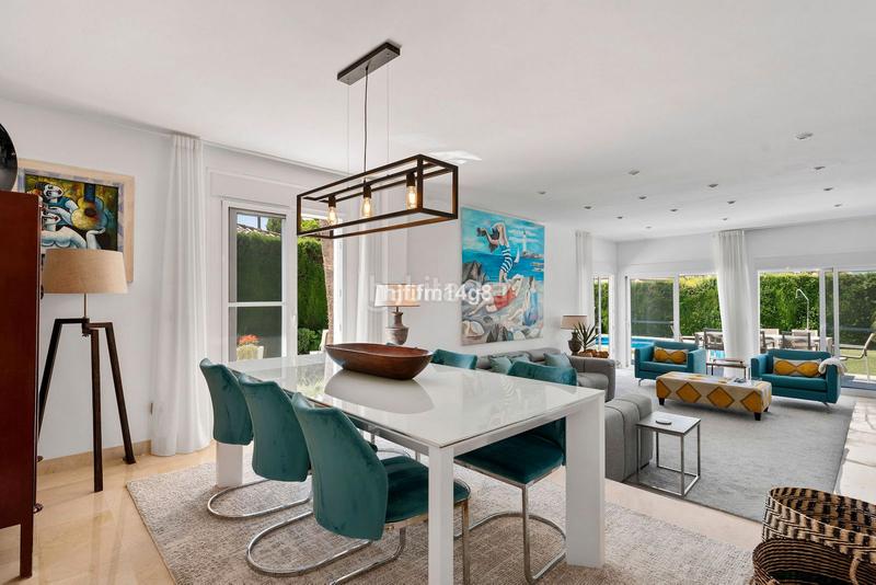 Foto 912265e2-7761-4640-8cff-bb8c30d9cf68. Chalet in calle aries 8h in Los Naranjos Marbella