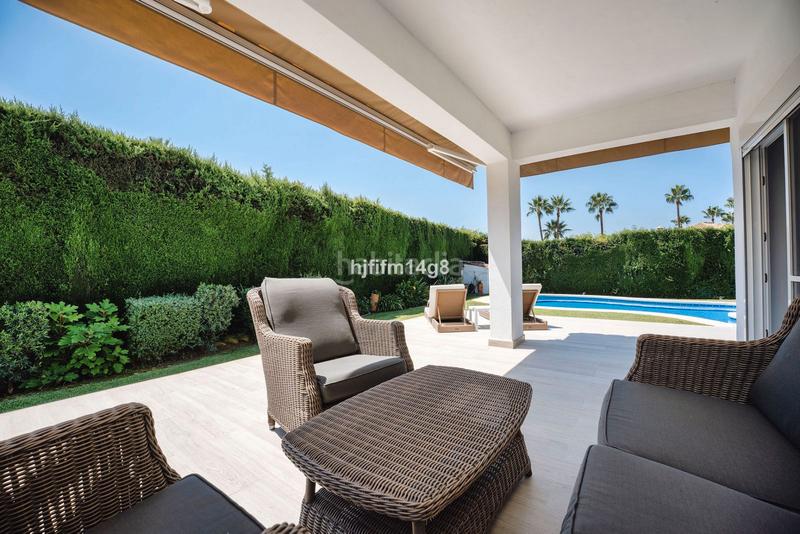 Foto bbd35513-76b5-4b88-b197-580adeaf0c9b. Chalet in calle aries 8h in Los Naranjos Marbella