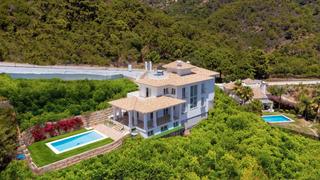 Chalet  Camino a monte mayor 2. Espectacular villa con vistas panorámicas al mar y la montaña en