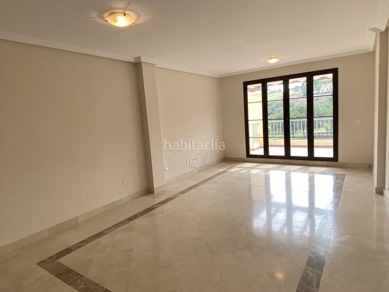 Foto a444e1ee-211b-4b84-a4d8-e6f34e2c2f01. Àtic amb piscina a los arqueros - puerto del almendro Benahavís