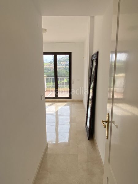 Foto a8ab46ee-1293-4643-b752-e4735581baa6. Àtic amb piscina a los arqueros - puerto del almendro Benahavís