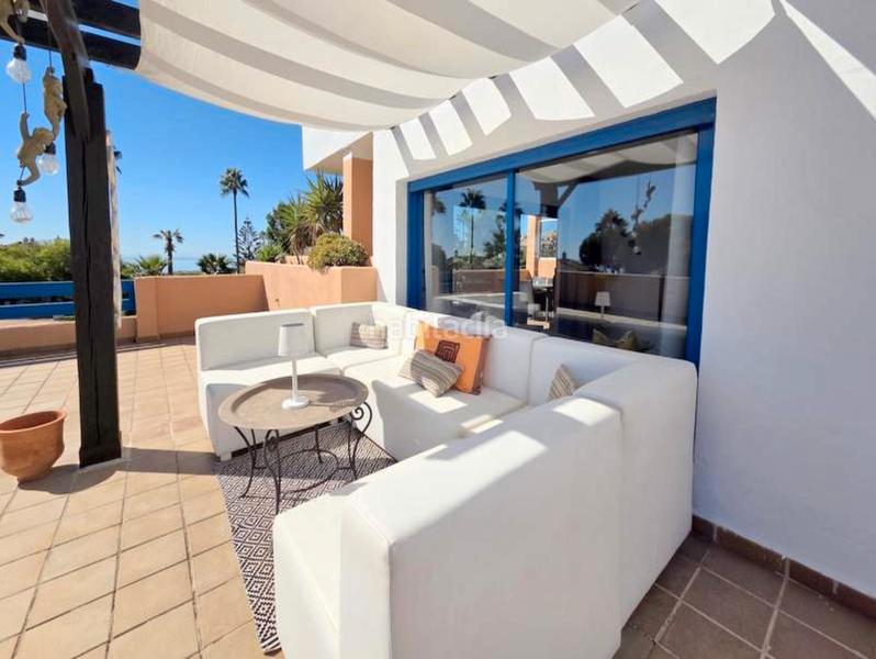 Foto a28dafee-1a54-46c4-b7d2-8e1d29f753a7. Apartament amb piscina a La Duquesa Manilva