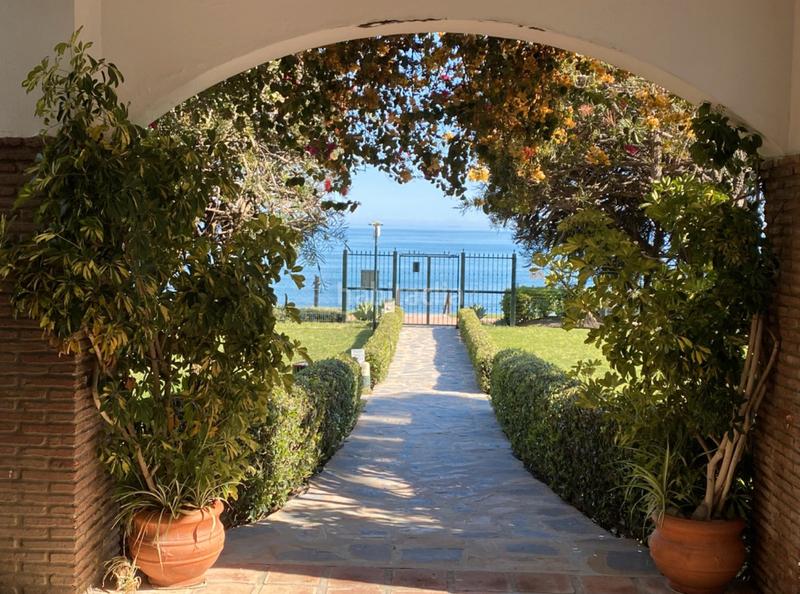 Foto 05aead8a-adb7-4151-8db9-d31cc01656e1. Miete etagenwohnung in plaza lance 10 in El Velerín Estepona