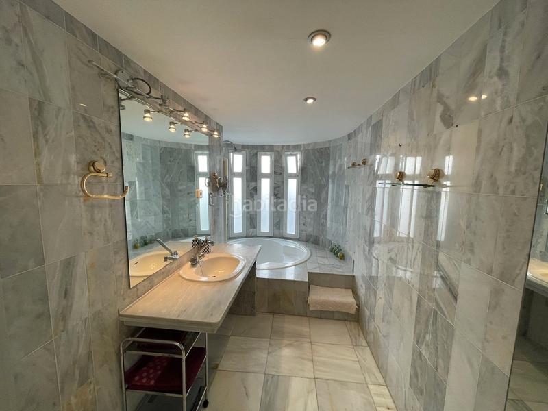 Foto 73131b3b-1089-41de-b751-81e7c477fd8f. Alquiler piso en avenida piedramar 1d alquiler de piso en nagüeles en Marbella