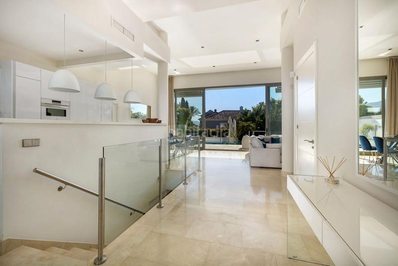 Foto 6b7d4b75-1f89-4061-a7e1-648860282f57. Location chalet dans avenida tomás pascual 22 dans La Quinta Benahavís