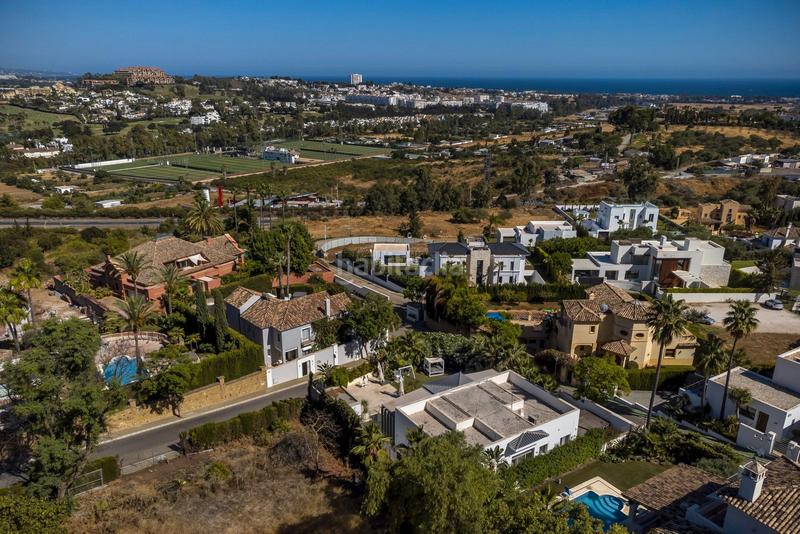 Foto 9a447bf5-0587-432e-9f69-94a7987cf969. Location chalet dans avenida tomás pascual 22 dans La Quinta Benahavís