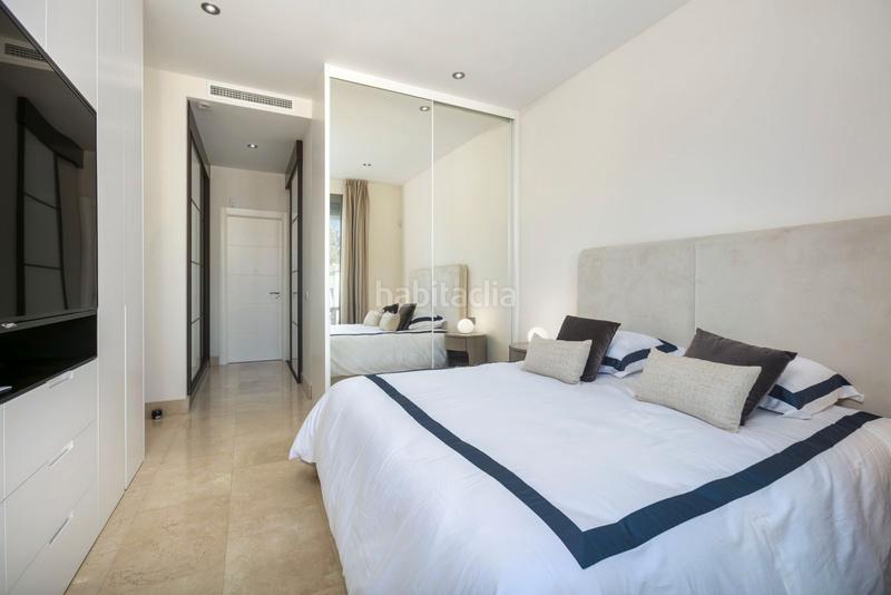 Foto 12667cee-76c5-4344-abbc-ef379bfc49c1. Miete chalet in avenida tomás pascual 22 in La Quinta Benahavís