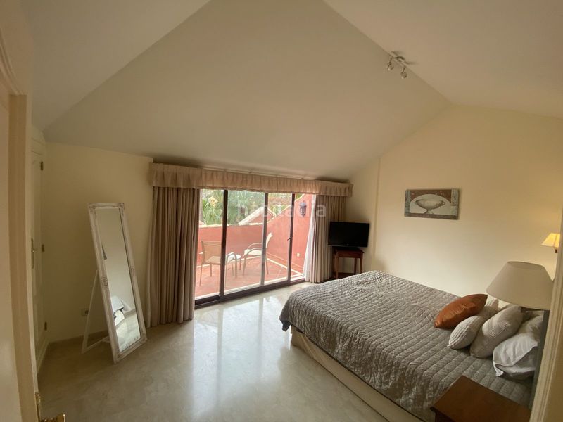 Foto ccb4a6f0-f68f-478f-835e-381c665bbc33. Apartament amb piscina a La Dama de Noche - La Alzambra Marbella