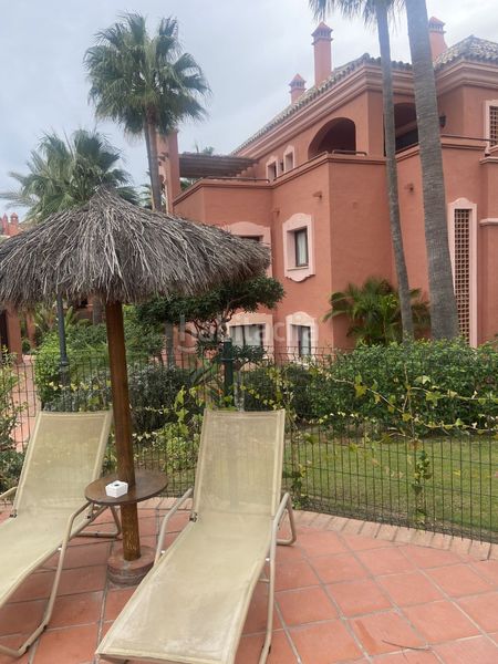 Foto fcd22404-1237-496a-ae34-a9a61d81ac87. Apartament amb piscina a La Dama de Noche - La Alzambra Marbella