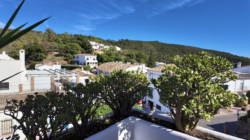 Foto eaad7fdd-d8e7-4f4e-8c1b-2cc6011c9b01. Alquiler dúplex ¡bienvenido a tu nuevo hogar en el corazón ! en Benahavís