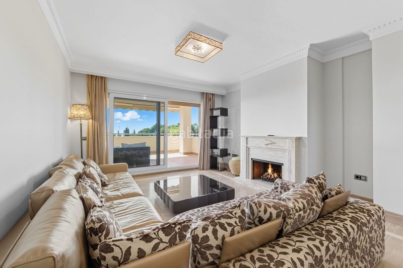 Foto 474a95b3-104c-48fc-8fa9-7d5359487e82. Pis a calle lago de los cisnes 1 a Nagüeles Alto Marbella
