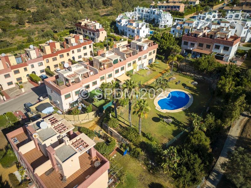 Foto 484b004b-9e0b-4369-b25e-dc3c5c52d6ff. Reihenhaus in n-340 147 in Puerto de la Duquesa Manilva