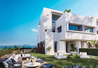 Chalet  Avenida sierra nevada 20. Vistas panorámicas al mar en bahía de las rocas: estilo mediterr