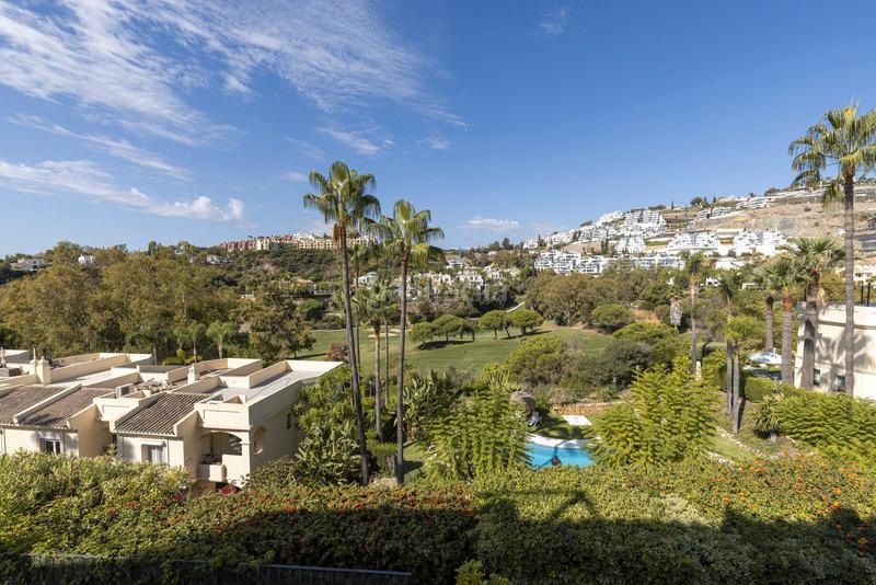 Foto 603b6363-ef60-4331-b8ca-1b46e089d01e. Dachwohnung in avenida tomás pascual 22 in La Quinta Benahavís