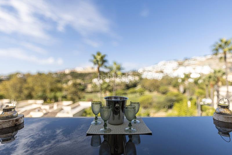 Foto 63e9875d-1242-4c5c-9b4e-4e7b566f83f5. Dachwohnung in avenida tomás pascual 22 in La Quinta Benahavís