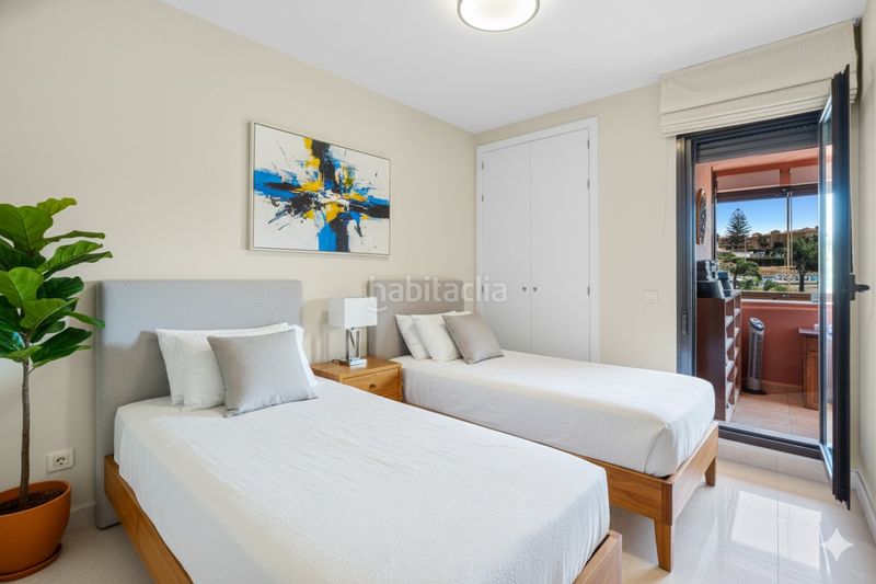 Foto 57fa4b4d-9b08-4c92-9778-beb667ff76b4. Pis amb aparcament piscina a Guadalmansa Estepona
