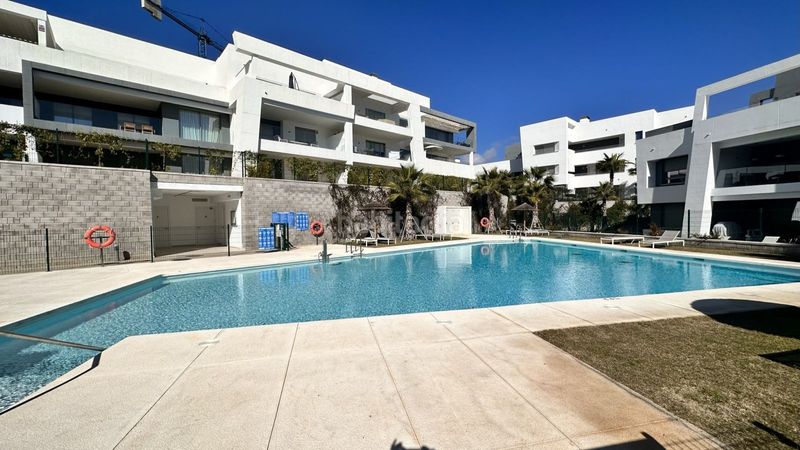 Foto b1141eff-d0f9-4dfe-b24f-455a14a30c1e. Miete etagenwohnung in avenida parque selwo s/n in Estepona