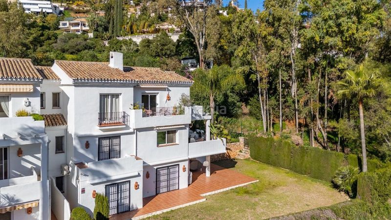 Foto dd31cdfd-7722-4059-8581-0404843847dc. Dúplex a avenida tomás pascual 22 a La Quinta Benahavís