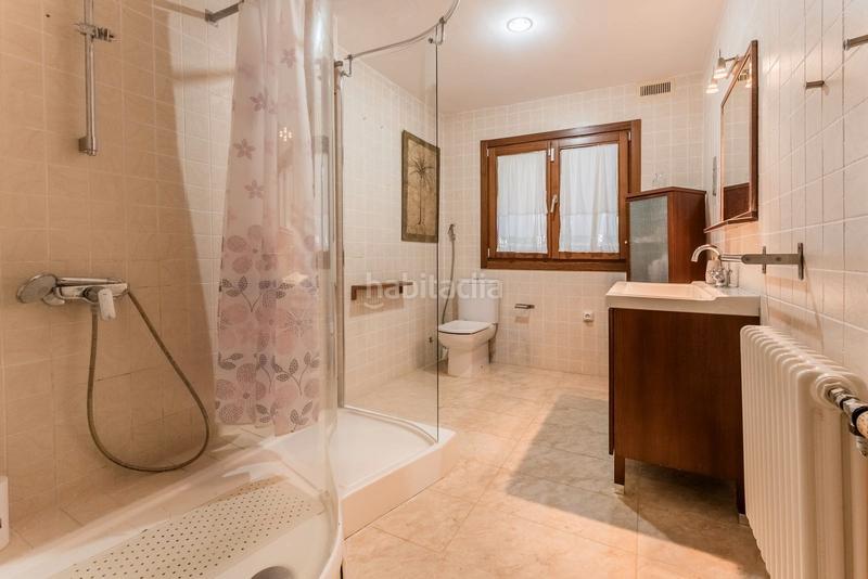 Foto de599bb5-e4bc-4ce8-b1d4-4efc6a6bf6dc. Chalet in calle londres s/n in Las Brisas Marbella