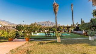 Xalet a Calle londres s/n. Exclusiva finca de doble propósito con licencia comercial en el