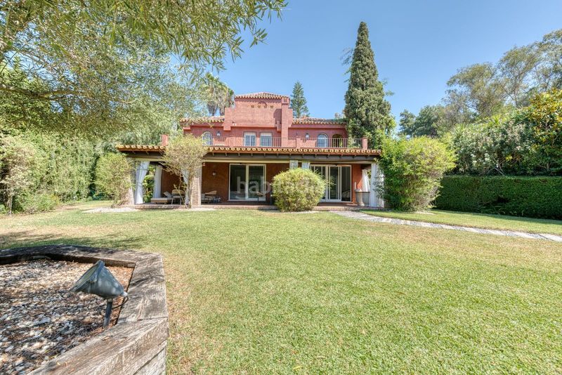 Foto a65ca139-0b9b-4056-b839-d237942b460b. Chalet in calle las ventas 18 in Nueva Andalucía centro Marbella