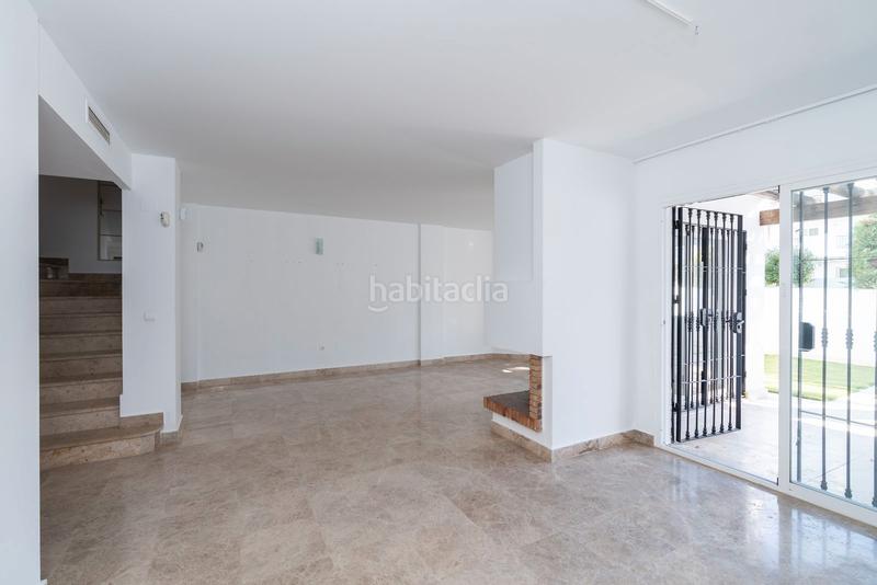 Foto c81231a5-940e-460a-8f04-a3b1fd9ba701. Casa adosada en plaza de cibeles 363 gran potencial de reforma en casa adosada con jardín en los naranjos, nueva andalucía en Marbella