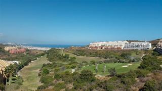 Attico  N-340 3. Ático panorámico en primera línea de golf de la duquesa con vist