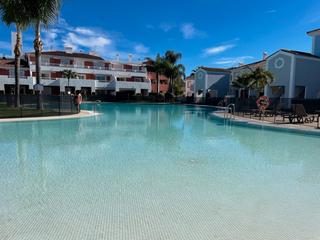 Pis  Calle benalauria 11. Oportunidad única: jardín privado y licencia turística en cortij