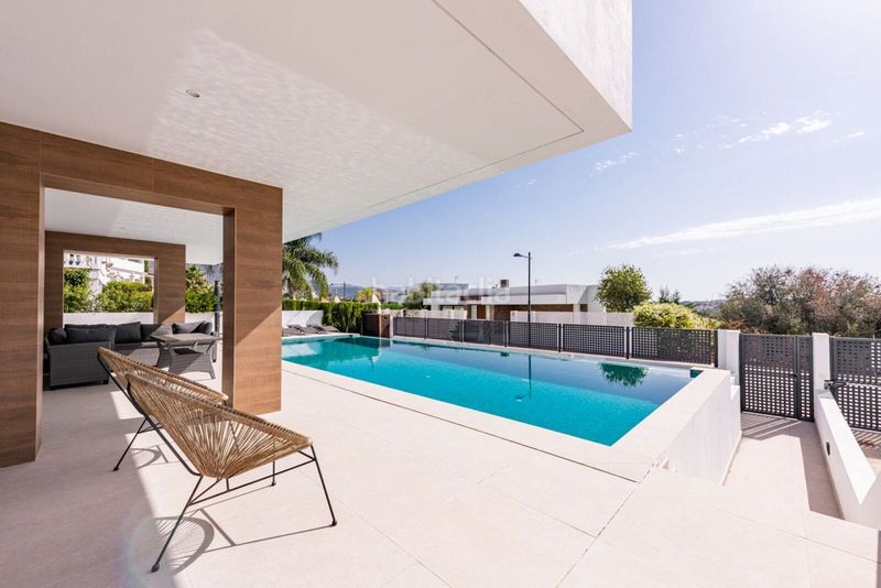 Foto 59d2897e-88f1-412a-9def-ec44b6f9b50e. Chalet in calle villa borghese 1 in Valle Romano Golf Estepona