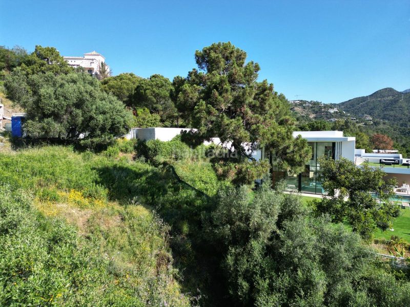 Foto 08c4e2a1-cc62-4d11-a909-e2c705c9526d. Terreno residencial en urbanizacion montemayor alto 16 parcela única con vistas panorámicas en monte mayor resort, en Benahavís