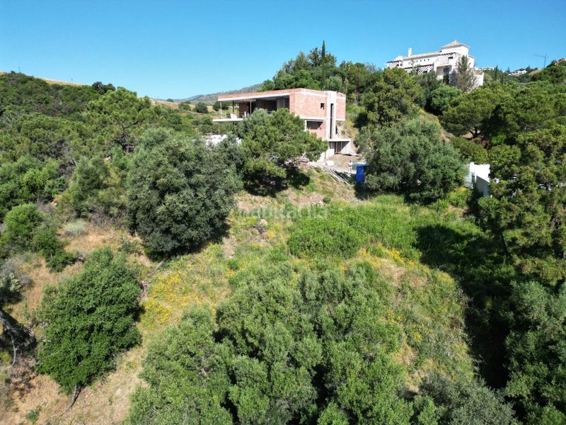 Foto d1689f13-66fc-45c3-9229-37cffe71f42f. Terreno residencial en urbanizacion montemayor alto 16 parcela única con vistas panorámicas en monte mayor resort, en Benahavís