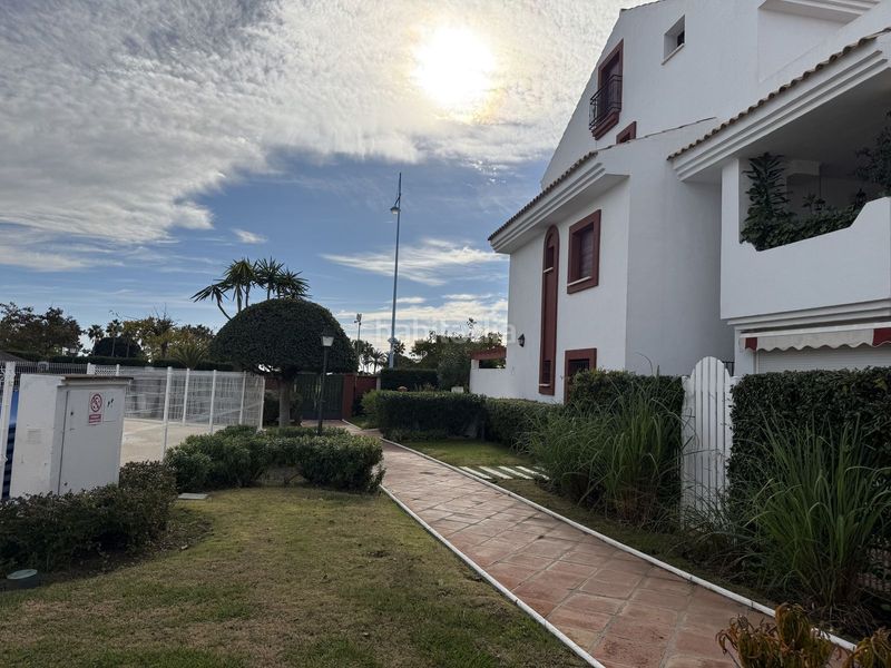 Foto a3da7529-0902-410a-ba3c-e4dd6f9a4661. Etagenwohnung in avenida marqués del duero 82 in San Pedro de Alcántara Pueblo Marbella