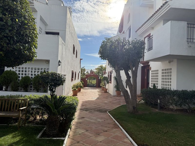 Foto f8c63323-1df8-4d98-acbd-a80a30fe9a7a. Etagenwohnung in avenida marqués del duero 82 in San Pedro de Alcántara Pueblo Marbella