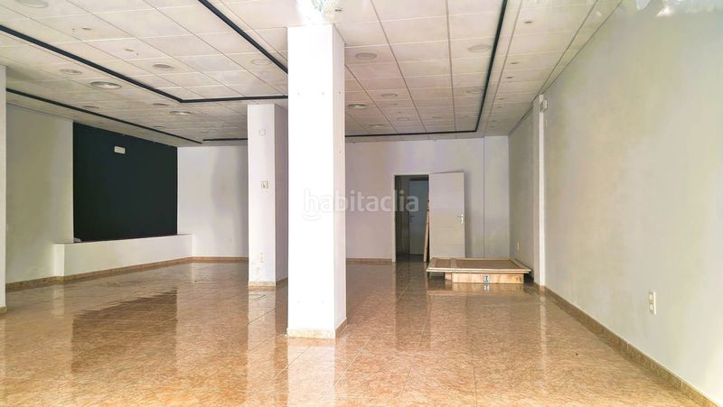 Foto 6fd94869-30c0-41cc-a56e-ae004edf0724. Alquiler local comercial en avenida mercado 12 local comercial de gran visibilidad en el centro en Marbella