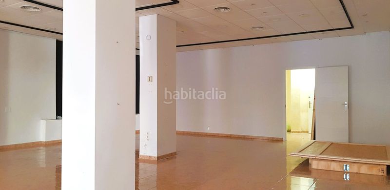 Foto 92ce3e2d-b012-4eb3-9664-6b10c11fc075. Alquiler local comercial en avenida mercado 12 local comercial de gran visibilidad en el centro en Marbella