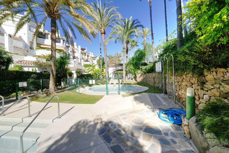 Foto 7fa41a1d-6a3f-4f68-b20a-664fc25aeded. Lloguer àtic a calle maestro chueca 64 a Bahía Dorada Estepona