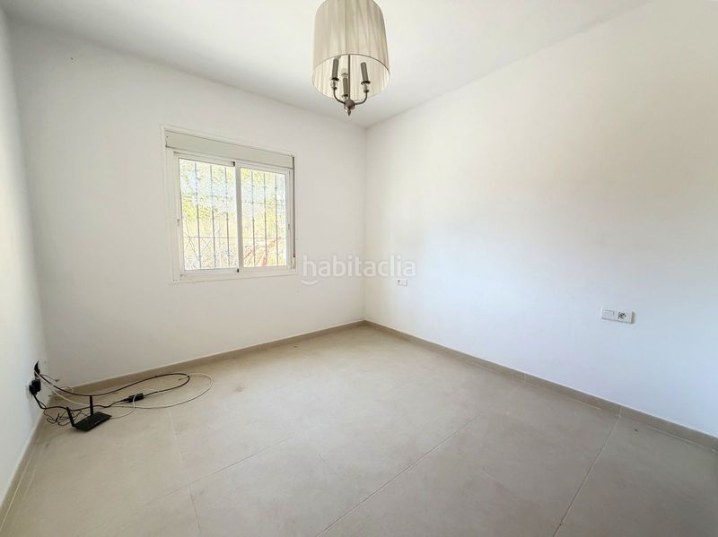 Foto 00ef92aa-8c9b-433b-b2b8-e3fe3dd83ffb. Casa amb piscina a Centro Estepona