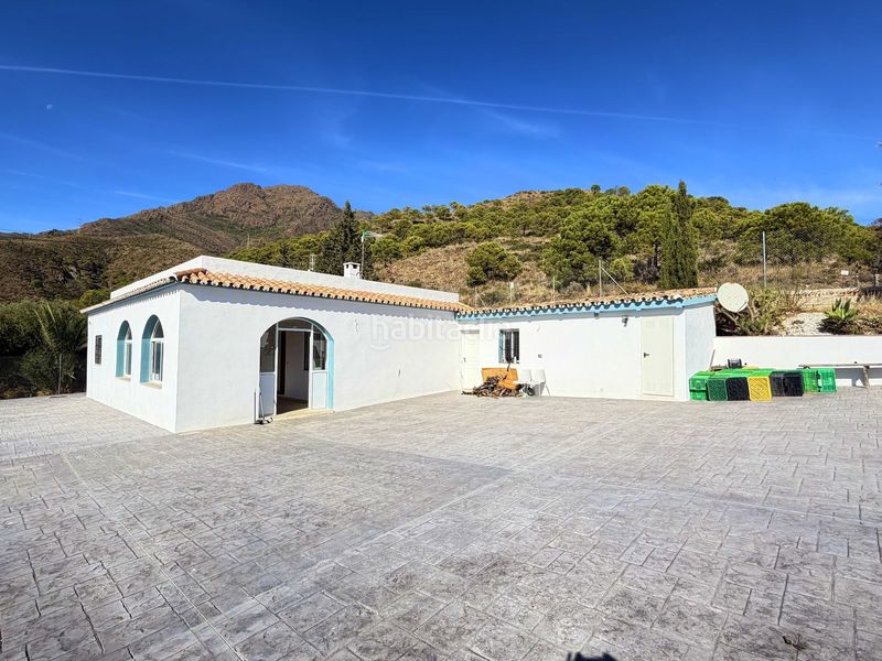 Foto 19b9768e-d72e-4273-8652-fa3b8b7f9e7e. Casa amb piscina a Centro Estepona