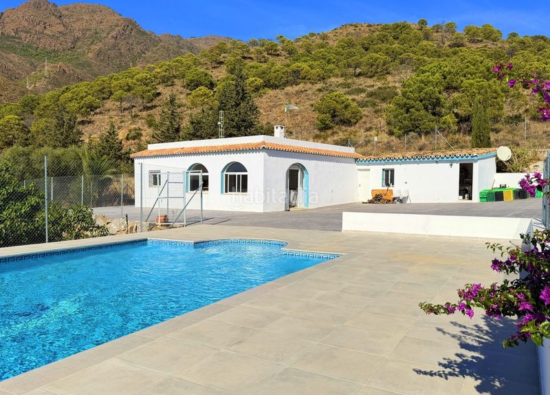 Foto d4cbec6d-0880-437e-8492-2caadb6a2d31. Casa amb piscina a Centro Estepona
