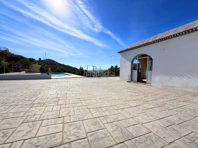 Foto d6d1abeb-6a15-40c5-8098-169da77d51e0. Casa amb piscina a Centro Estepona