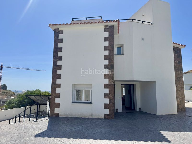 Foto 019f10ab-023a-4894-a031-441f7db57a11. Chalet mit parking pool in Parque Central Estepona